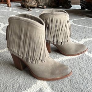 Frye Ilana fringe ankle boots, size 9, leather / suede material, grey color